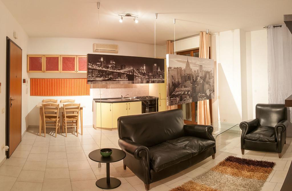 Black Star Sestu Room photo