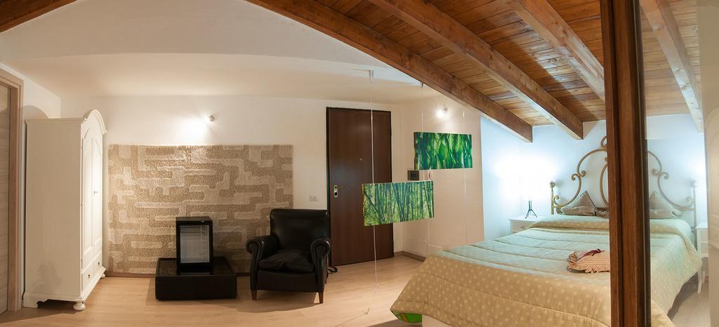 Black Star Sestu Room photo